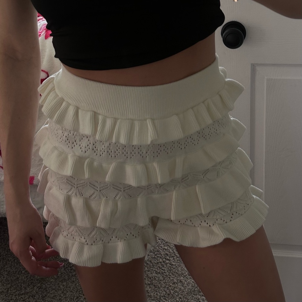 Cream Ruffled Trendy Shorts